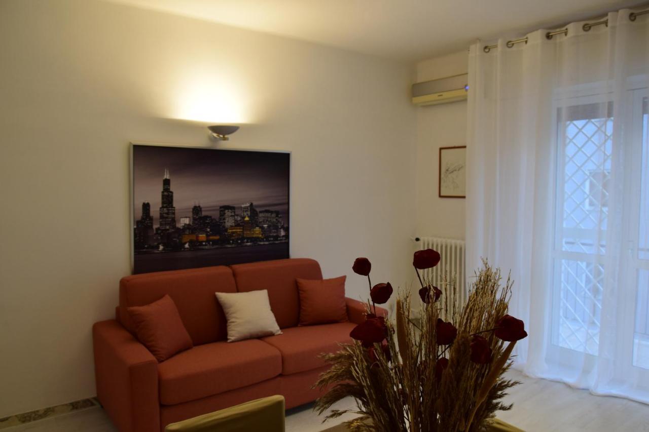 Dimora De Amicis 88 Apartment Bari Exterior photo